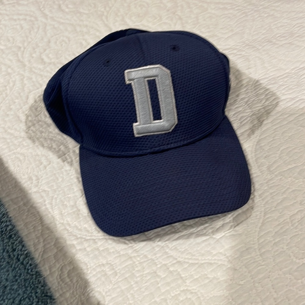 Blue Dallas Cowboys medium/large stretchable fitted hat